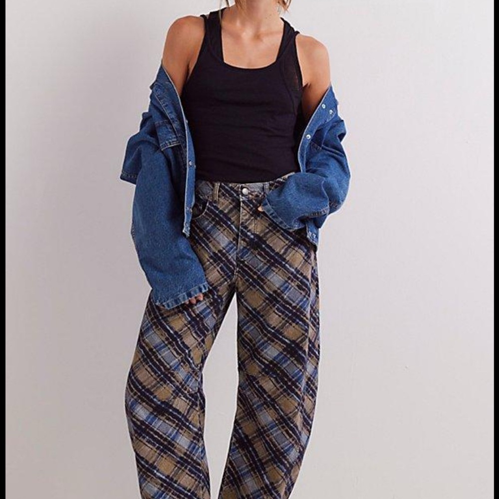 Free People Barrel Jean Size 28S